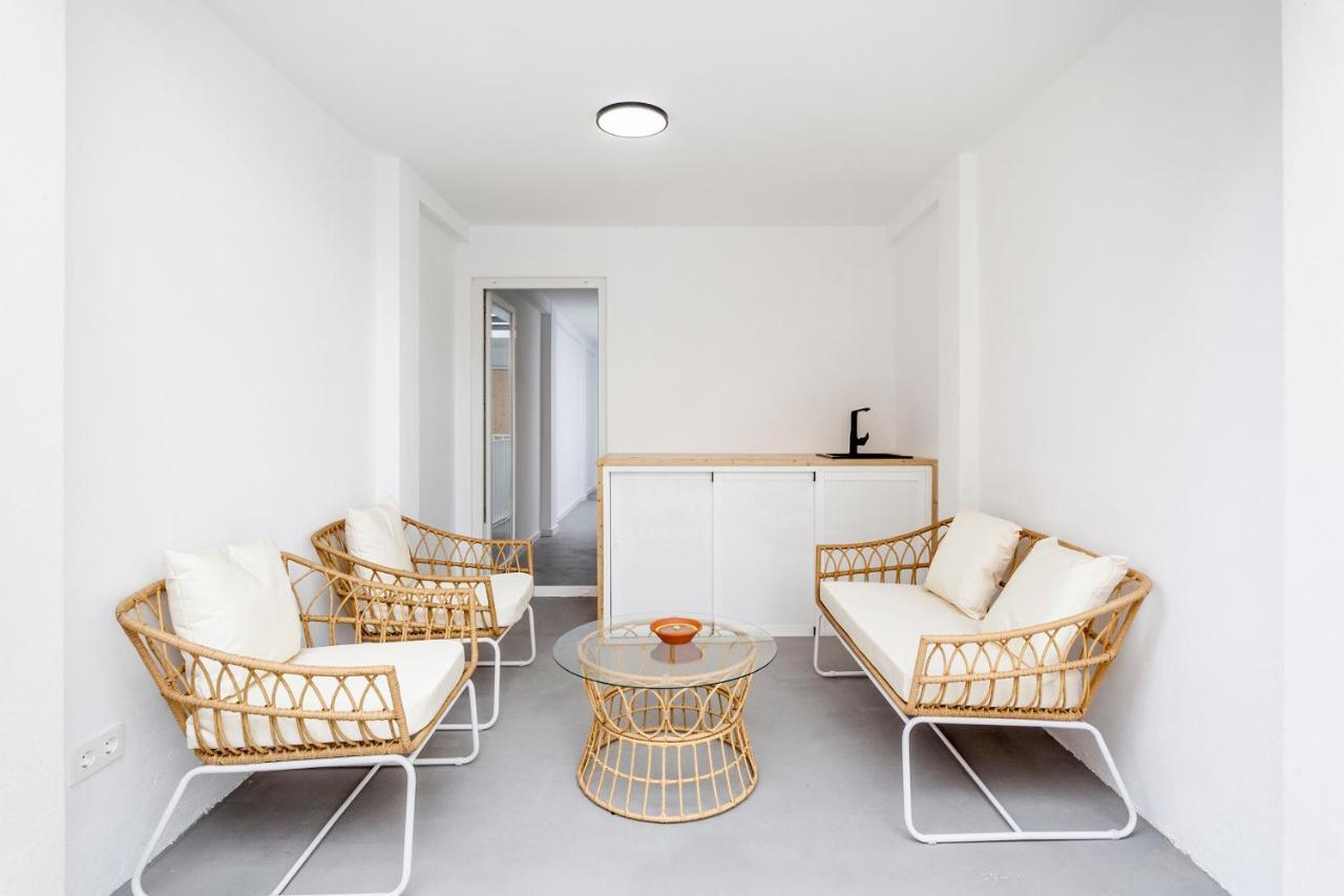 Villa Three Floor House With Terrace à Valence Extérieur photo