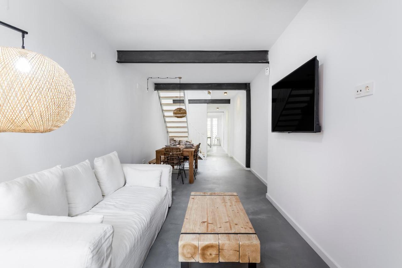 Villa Three Floor House With Terrace à Valence Extérieur photo